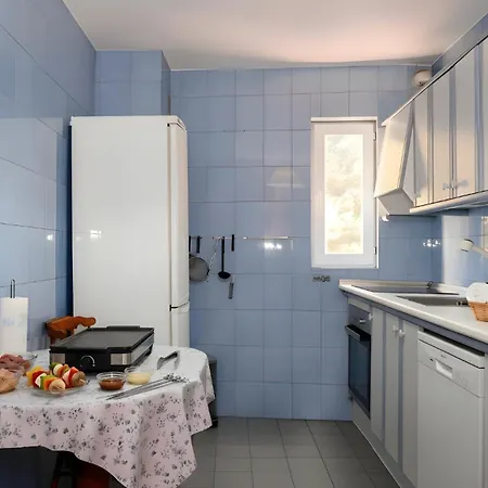 Apartment Amplio Familiar En La Zona Baja De - Ideal 8 Personas *